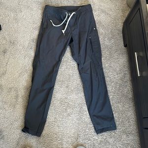 Vuori mountain pants size L